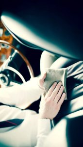 Jak vyčistit kožené autosedačky a zachovat jejich krásu?